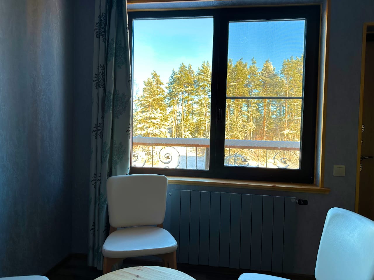 окно в отеле